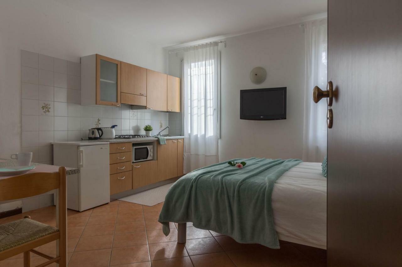 La Rosa Apartment Ferrara Bagian luar foto