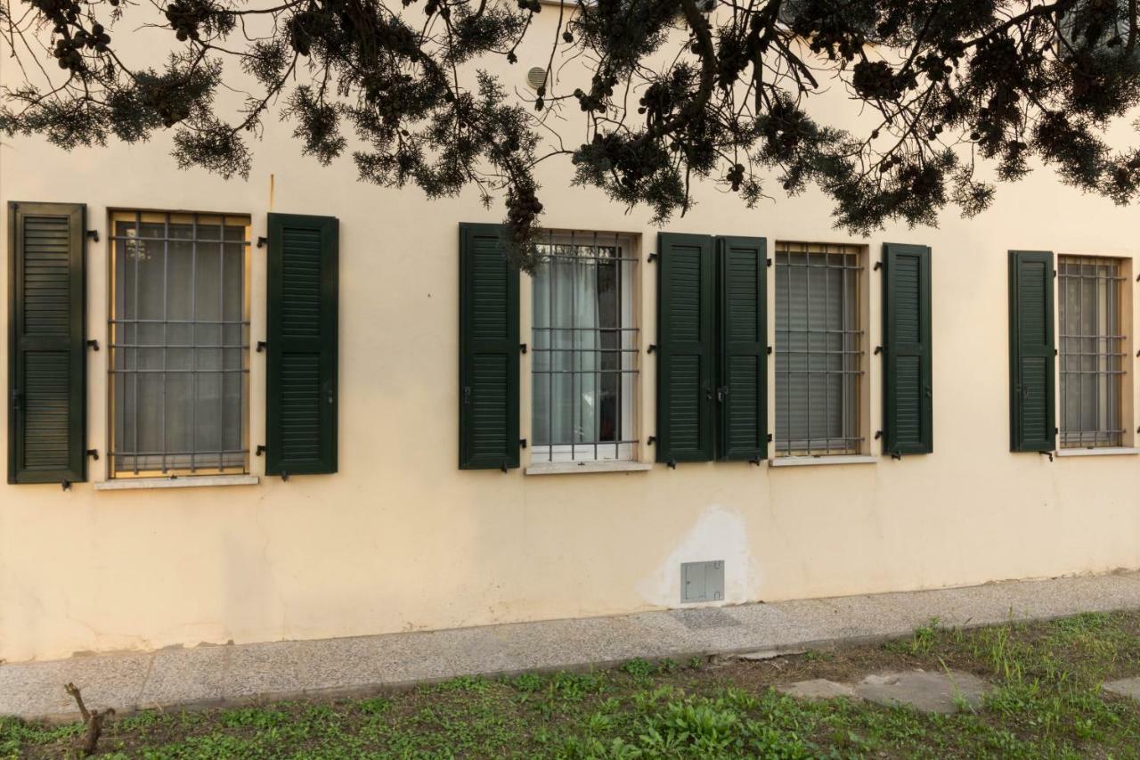 La Rosa Apartment Ferrara Bagian luar foto